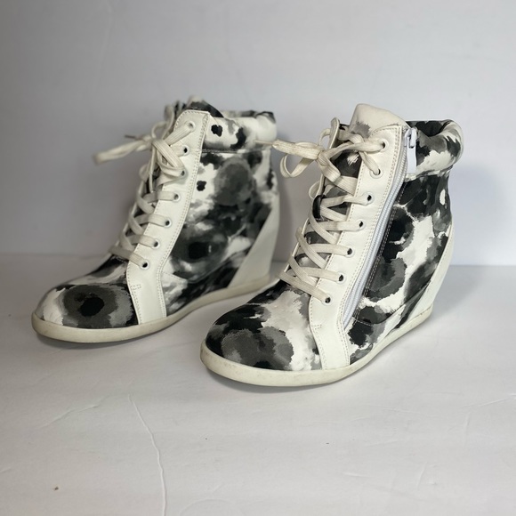 High top - Picture 2 of 6